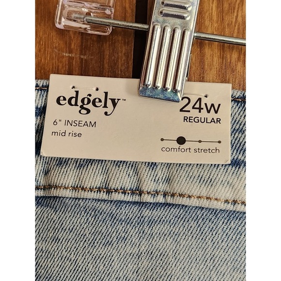 Edgely Comfort Stretch Factory Distressed Mid-Rise Womens Shorts Size 24W NWT - Picture 6 of 6